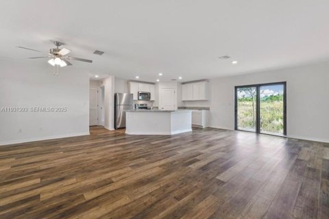 Villa ou maison à vendre à Fort Myers, Floride: 3 chambres, 135.73 m2 № 2034654 - photo 4