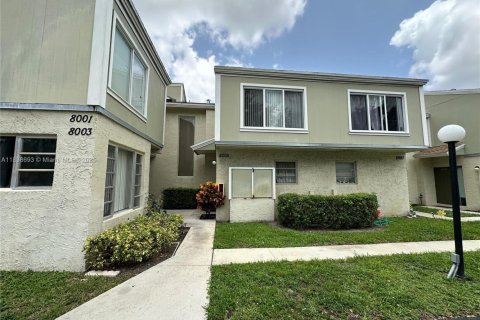 Condominio en venta en Tamarac, Florida, 2 dormitorios, 99.59 m2 № 1825464 - foto 2