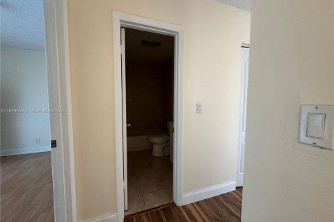 Condominio en venta en Tamarac, Florida, 2 dormitorios, 99.59 m2 № 1825464 - foto 10