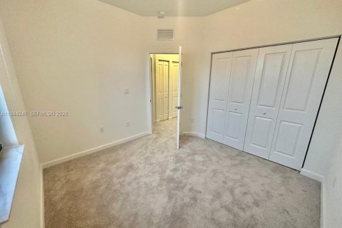 Touwnhouse à louer à Miami, Floride: 3 chambres, 123.65 m2 № 2001938 - photo 8