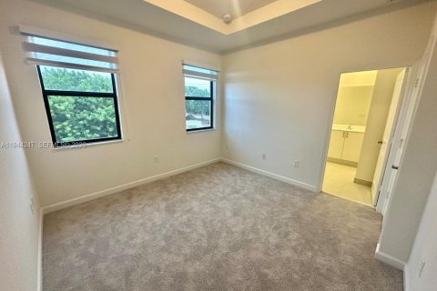 Touwnhouse à louer à Miami, Floride: 3 chambres, 123.65 m2 № 2001938 - photo 11