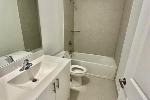 Touwnhouse à louer à Miami, Floride: 3 chambres, 123.65 m2 № 2001938 - photo 9