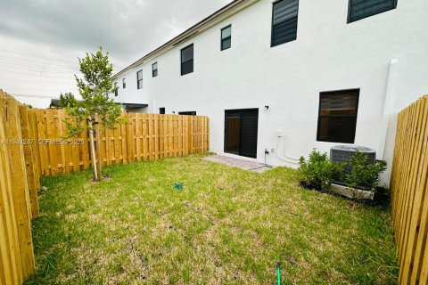 Touwnhouse à louer à Miami, Floride: 3 chambres, 123.65 m2 № 2001938 - photo 14