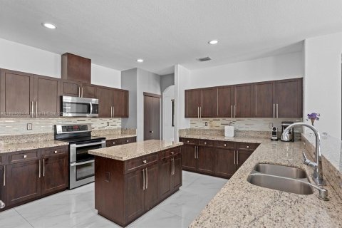 Villa ou maison à vendre à Miami, Floride: 5 chambres, 316.98 m2 № 1797745 - photo 6