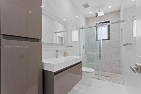 Villa ou maison à vendre à Miami, Floride: 5 chambres, 316.98 m2 № 1797745 - photo 22