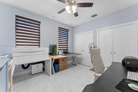Villa ou maison à vendre à Miami, Floride: 5 chambres, 316.98 m2 № 1797745 - photo 27