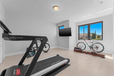 Villa ou maison à vendre à Miami, Floride: 5 chambres, 316.98 m2 № 1797745 - photo 25