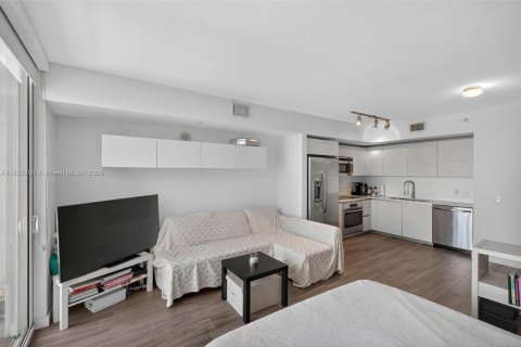 Condo in Miami, Florida  № 1814429 - photo 3