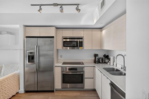 Condo in Miami, Florida  № 1814429 - photo 6