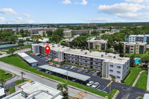 Condominio en venta en Saint Petersburg, Florida, 1 dormitorio, 78.04 m2 № 1825389 - foto 1