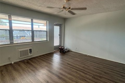 Condo in West Palm Beach, Florida, 1 bedroom  № 1925732 - photo 7