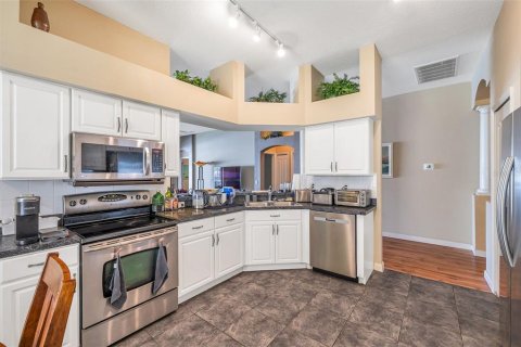 House in Riverview, Florida 4 bedrooms, 191.01 sq.m. № 2212325 - photo 7