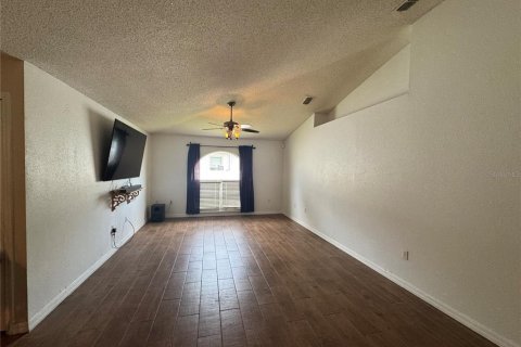 House in Kissimmee, Florida 4 bedrooms, 193.98 sq.m. № 2220571 - photo 21