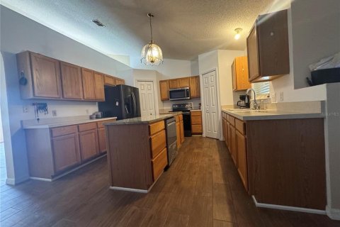 House in Kissimmee, Florida 4 bedrooms, 193.98 sq.m. № 2220571 - photo 15