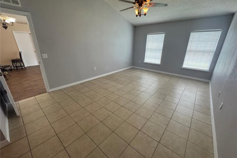 House in Kissimmee, Florida 4 bedrooms, 193.98 sq.m. № 2220571 - photo 23