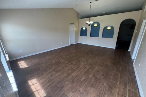 House in Kissimmee, Florida 4 bedrooms, 193.98 sq.m. № 2220571 - photo 11