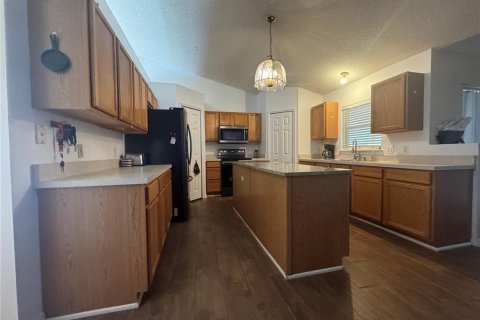 House in Kissimmee, Florida 4 bedrooms, 193.98 sq.m. № 2220571 - photo 14