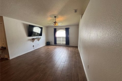 House in Kissimmee, Florida 4 bedrooms, 193.98 sq.m. № 2220571 - photo 20
