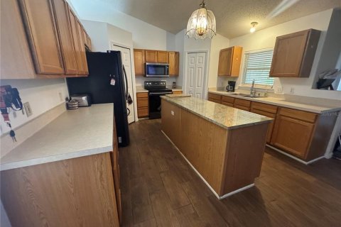 House in Kissimmee, Florida 4 bedrooms, 193.98 sq.m. № 2220571 - photo 17