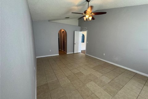 House in Kissimmee, Florida 4 bedrooms, 193.98 sq.m. № 2220571 - photo 24
