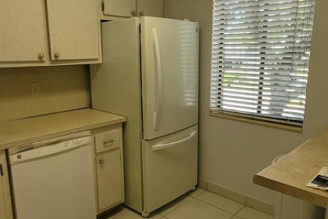 Copropriété à louer à Lake Worth, Floride: 2 chambres, 93.37 m2 № 2153807 - photo 2