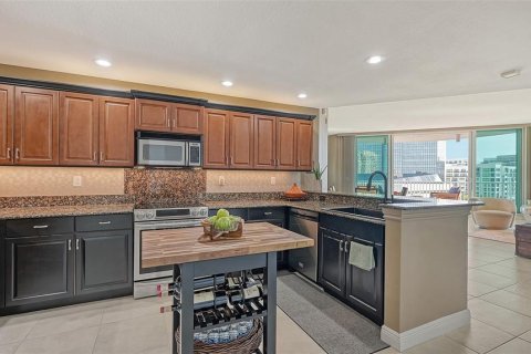 Condo in Sarasota, Florida, 2 bedrooms  № 1082615 - photo 4