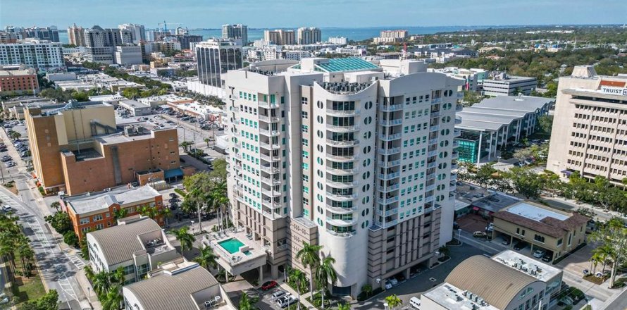 Condo in Sarasota, Florida, 2 bedrooms  № 1082615