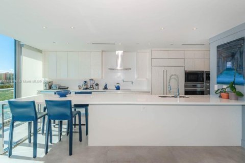Copropriété à vendre à Sunny Isles Beach, Floride: 4 chambres, 309.92 m2 № 1861844 - photo 13