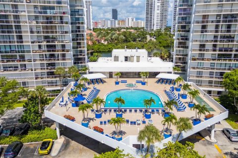 Condominio en alquiler en Aventura, Florida, 2 dormitorios, 99.22 m2 № 1950931 - foto 22