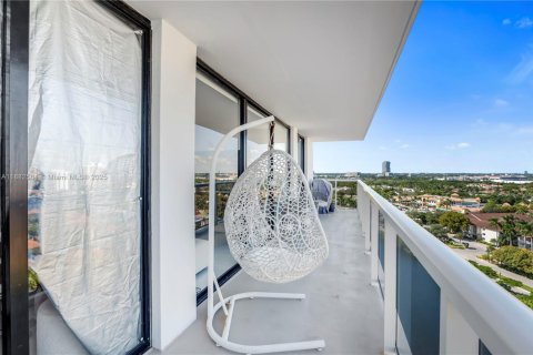Condominio en alquiler en Aventura, Florida, 2 dormitorios, 99.22 m2 № 1950931 - foto 15
