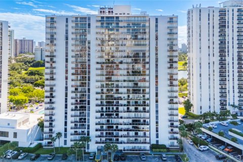 Condominio en alquiler en Aventura, Florida, 2 dormitorios, 99.22 m2 № 1950931 - foto 27