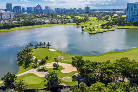 Condominio en alquiler en Aventura, Florida, 2 dormitorios, 99.22 m2 № 1950931 - foto 18