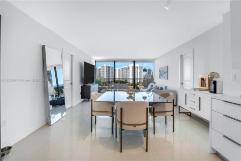 Condominio en alquiler en Aventura, Florida, 2 dormitorios, 99.22 m2 № 1950931 - foto 4