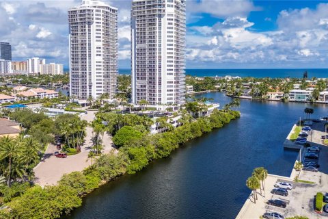 Condominio en alquiler en Aventura, Florida, 2 dormitorios, 99.22 m2 № 1950931 - foto 25