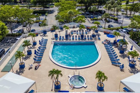 Condominio en alquiler en Aventura, Florida, 2 dormitorios, 99.22 m2 № 1950931 - foto 17