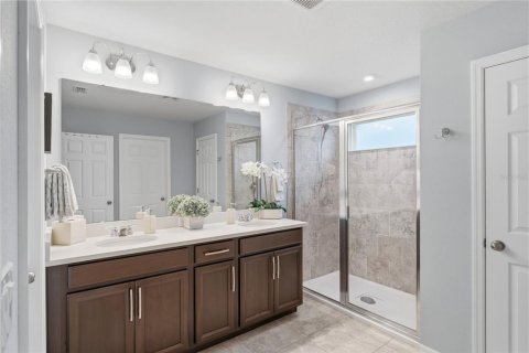 House in Winter Garden, Florida 4 bedrooms, 220.36 sq.m. № 2208821 - photo 29