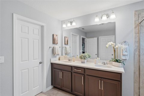 House in Winter Garden, Florida 4 bedrooms, 220.36 sq.m. № 2208821 - photo 30