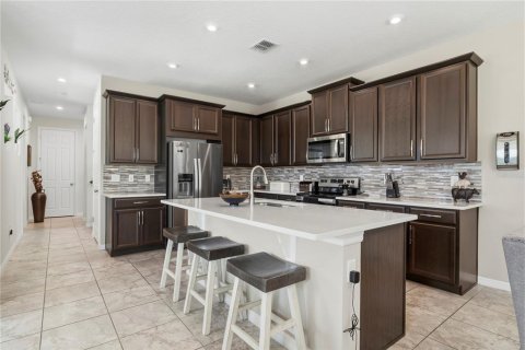 House in Winter Garden, Florida 4 bedrooms, 220.36 sq.m. № 2208821 - photo 9
