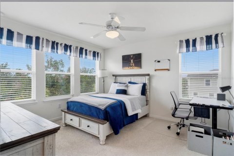 House in Winter Garden, Florida 4 bedrooms, 220.36 sq.m. № 2208821 - photo 25