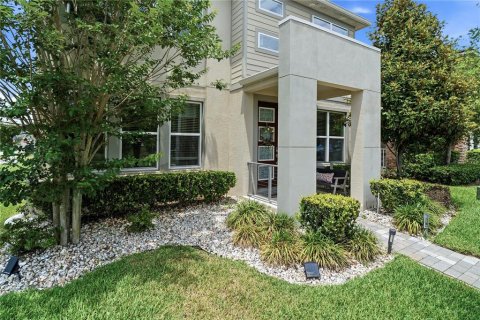 House in Winter Garden, Florida 4 bedrooms, 220.36 sq.m. № 2208821 - photo 2