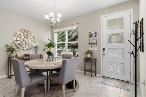 House in Winter Garden, Florida 4 bedrooms, 220.36 sq.m. № 2208821 - photo 6