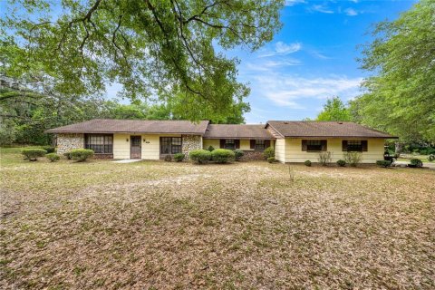 House in Summerfield, Florida 4 bedrooms, 178.19 sq.m. № 2123299