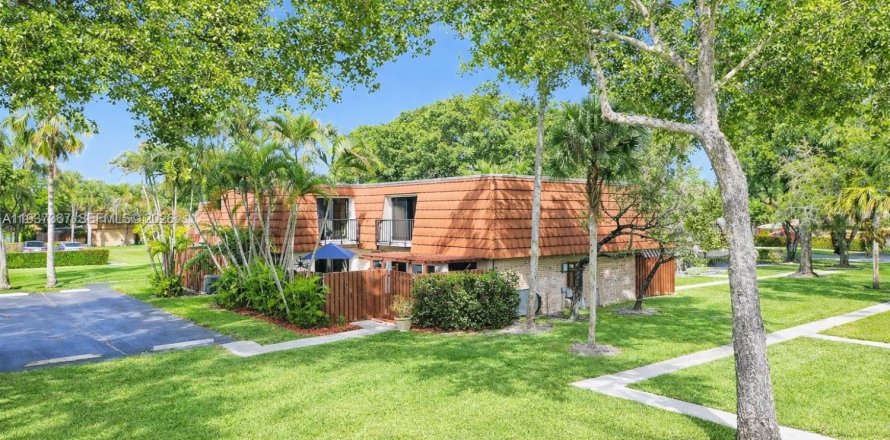 Таунхаус в Дейви, Флорида 3 спальни, 153.66м2 № 2002381