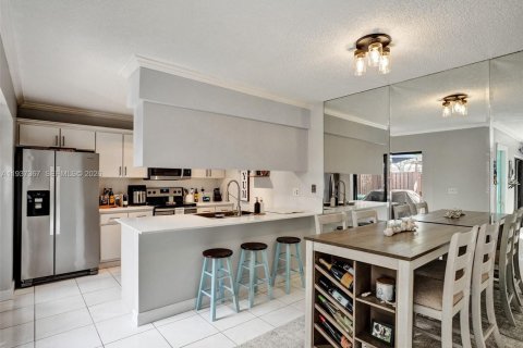 Снять в аренду таунхаус в Дейви, Флорида 3 спальни, 153.66м2, № 2002381 - фото 13