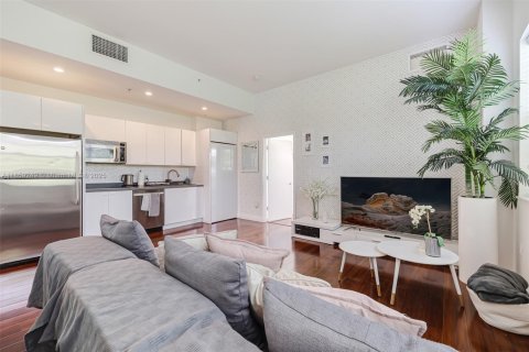 Condo in Miami Beach, Florida, 1 bedroom  № 1887973 - photo 3