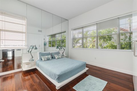 Condo in Miami Beach, Florida, 1 bedroom  № 1887973 - photo 14