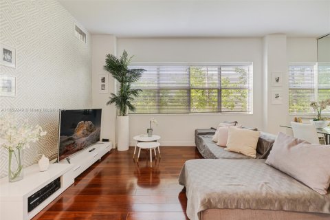 Condo in Miami Beach, Florida, 1 bedroom  № 1887973 - photo 7