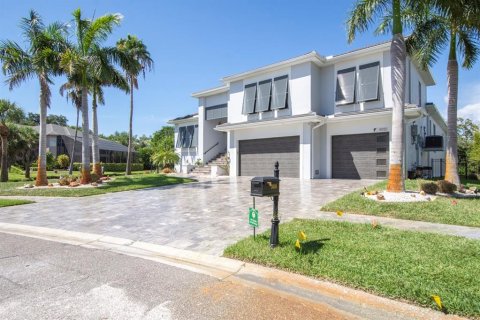 Casa en venta en Gulfport, Florida, 4 dormitorios, 362.6 m2 № 1735269 - foto 11