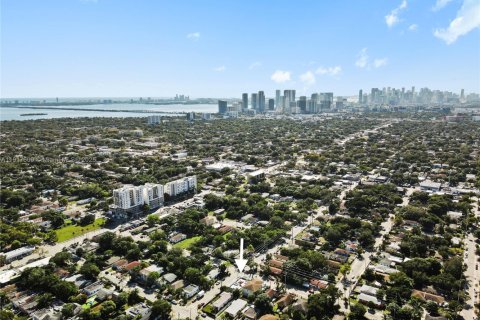 Купить виллу или дом в Майами, Флорида 3 спальни, 92.9м2, № 1972536 - фото 28