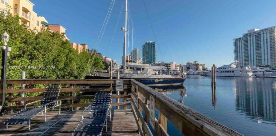 Condo à Aventura, Floride, 3 chambres  № 2193955